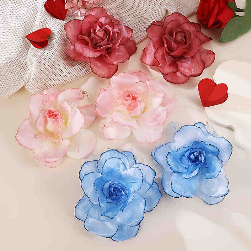 Fluffy flower earring