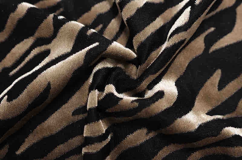 Velvet hollow strap dress - Image 3