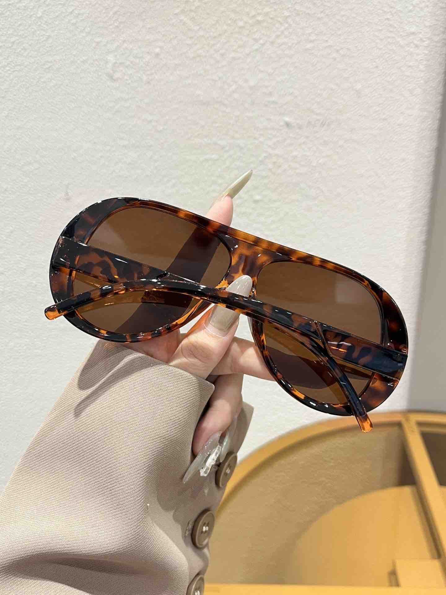 Retro Toad glasses - Image 3