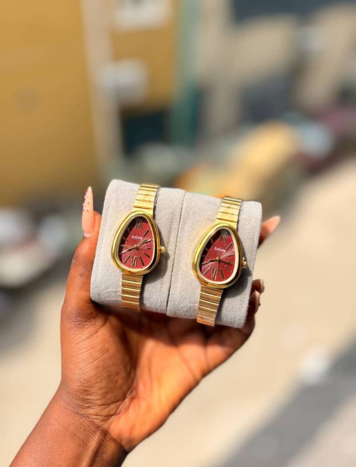 Oval chain female watch